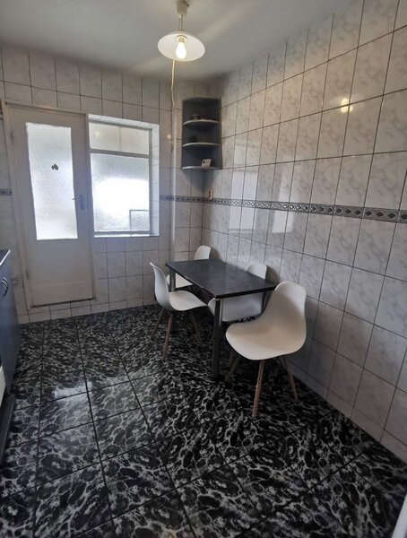 Teiul Doamnei x Lacul Tei, aproape Parcul Tei si Facultatea de Constructii.